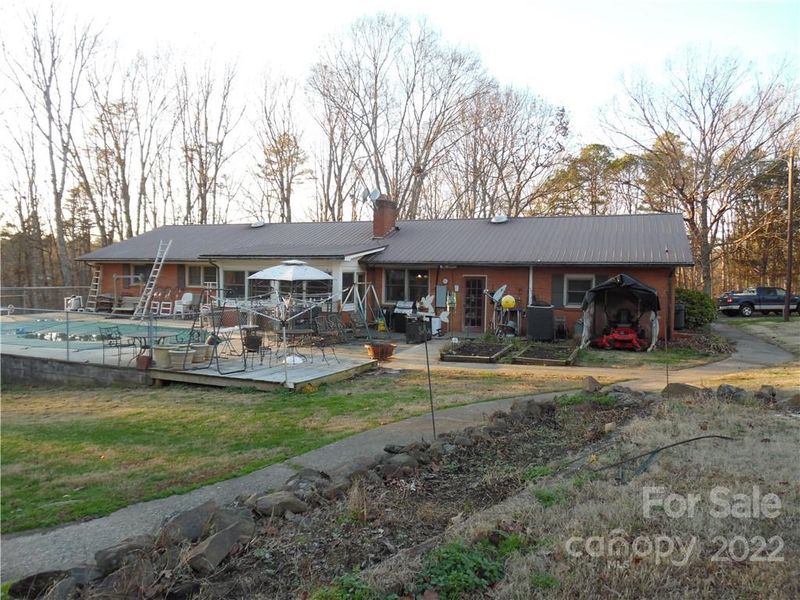 2561 E Nc 10 Hw, Conover, NC 28613