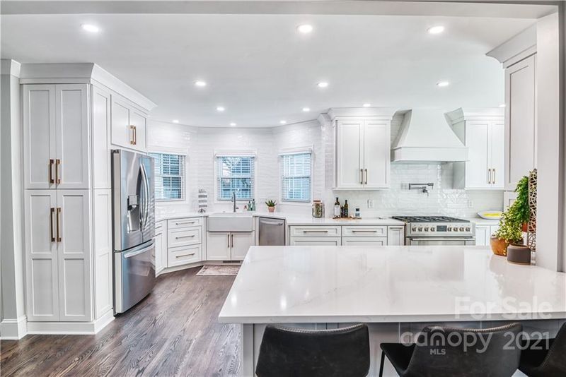 10223 Hanover Glen Rd, Charlotte, NC 28210