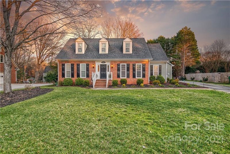 10223 Hanover Glen Rd, Charlotte, NC 28210