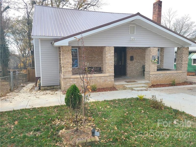 731 6th Ave SW, Hickory, NC 28602