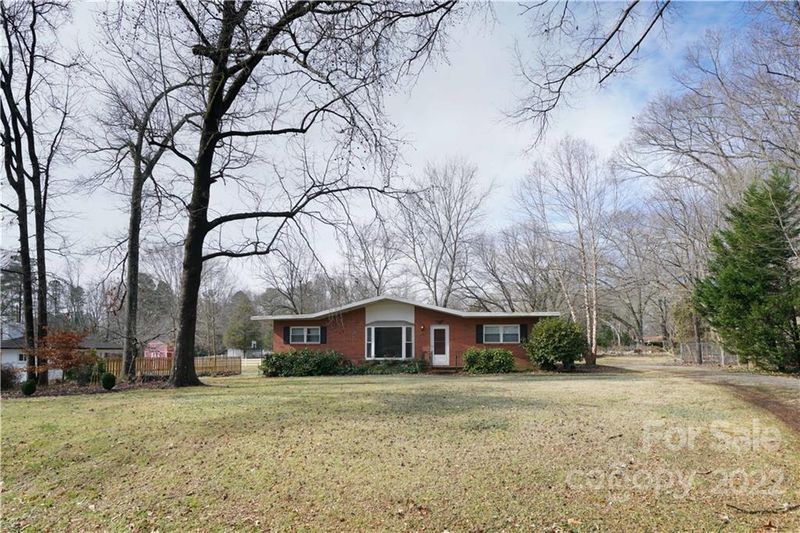 6919 Lakeside Dr, Charlotte, NC 28215