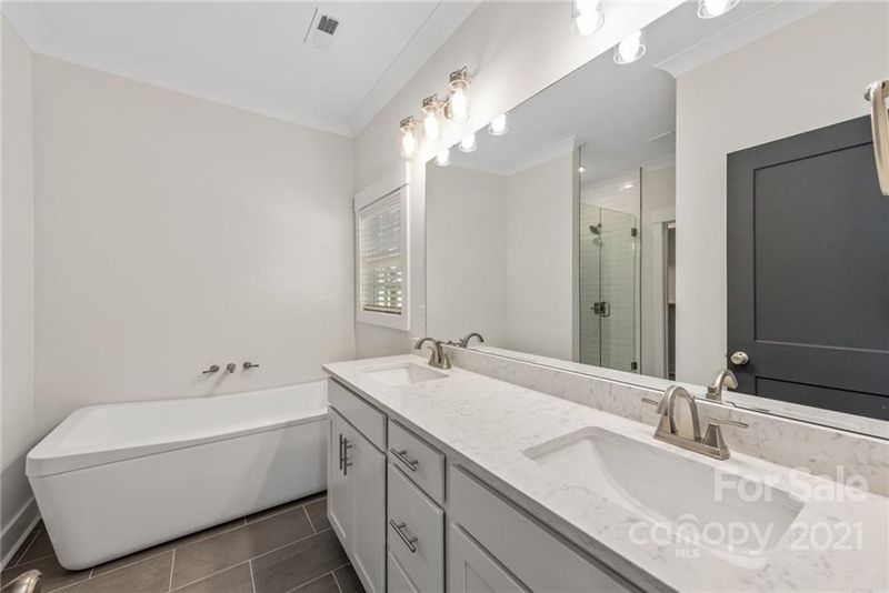1315 Hateras Ave, Charlotte, NC 28216
