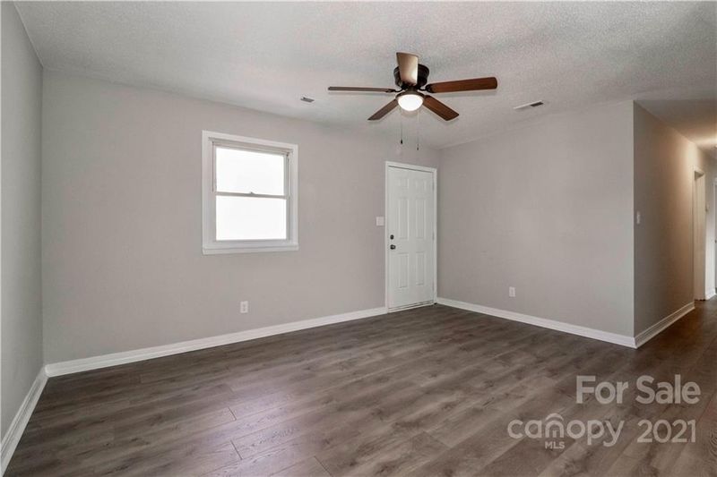 220 Downing St, Troutman, NC 28166