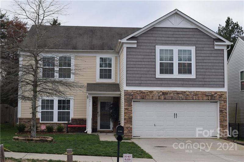 6211 Ganso Ln, Charlotte, NC 28214