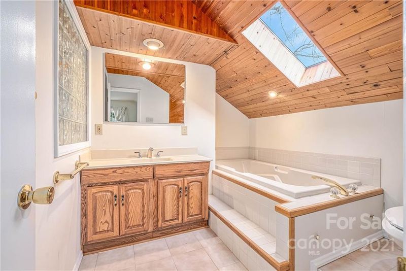7330 Watercrest Rd, Charlotte, NC 28210