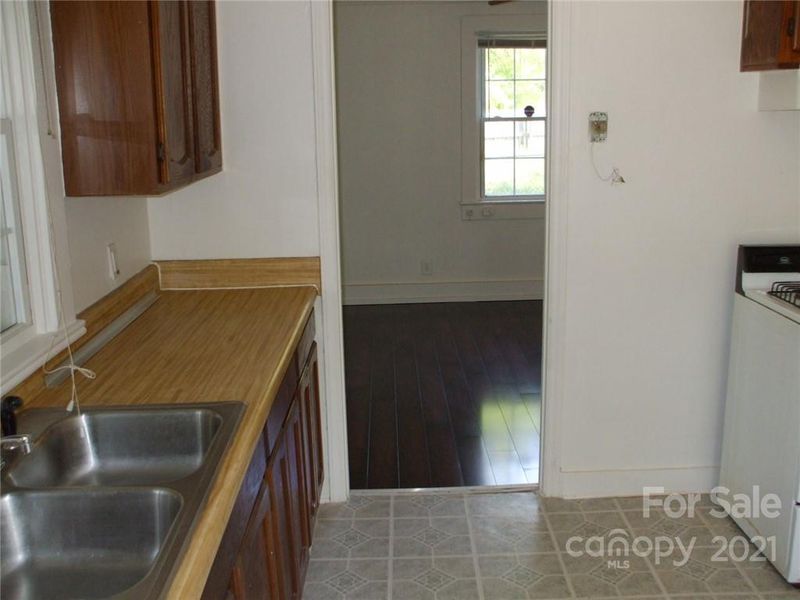 2745 Mayfair Ave, Charlotte, NC 28208