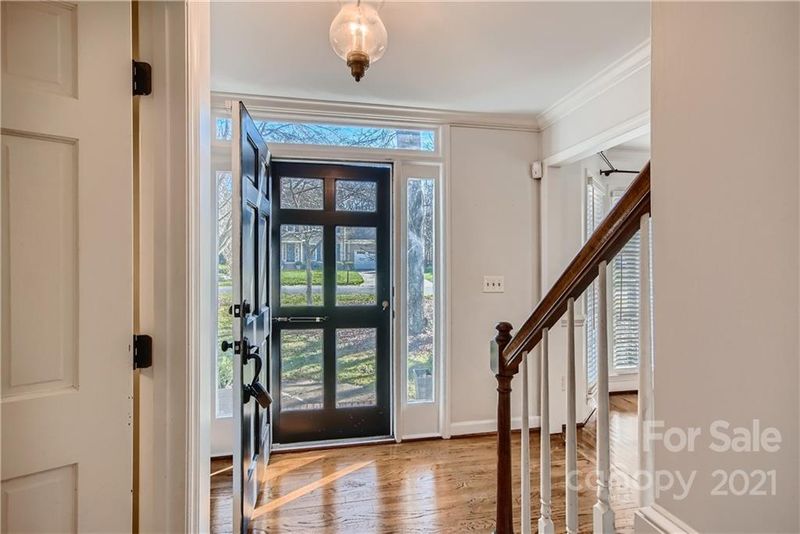 2527 Oxborough Dr, Matthews, NC 28105