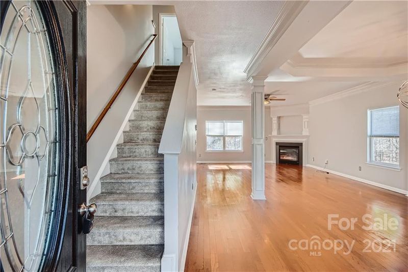 6803 Goldenwillow Dr, Charlotte, NC 28215