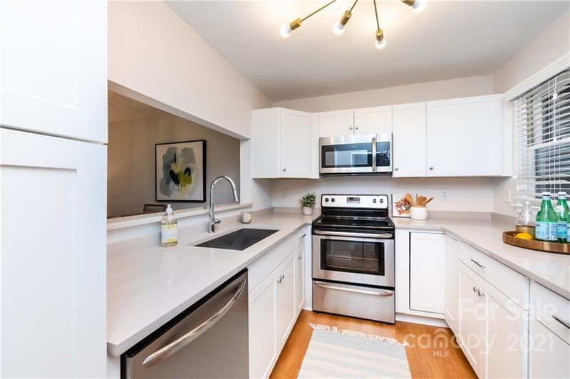 2715 Selwyn Ave #28, Charlotte, NC 28209
