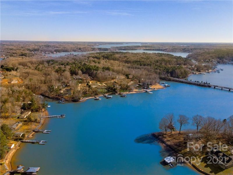 7103 Wateredge Dr, Sherrills Ford, NC 28673