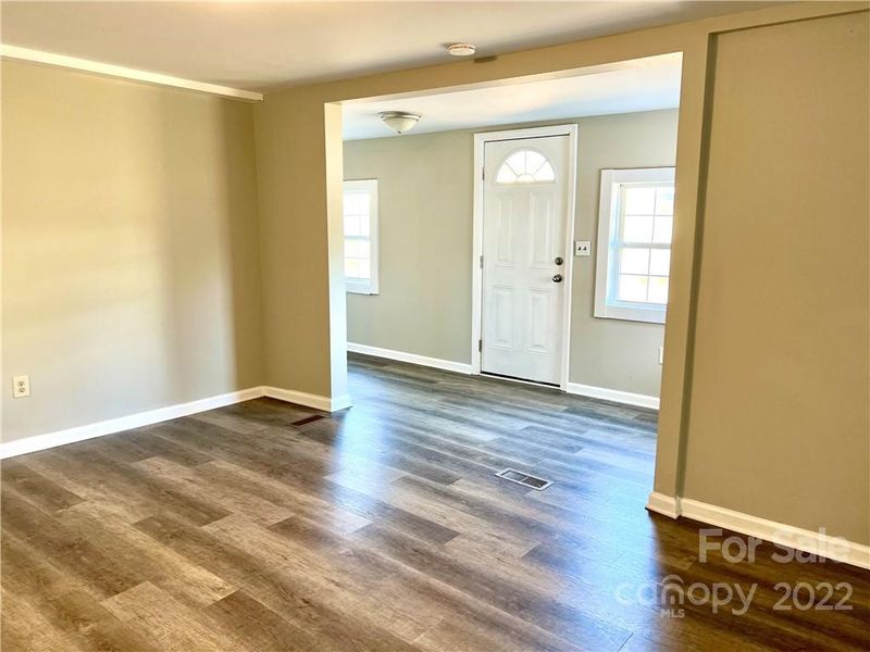 206 S Caroline Ave, Lowell, NC 28098