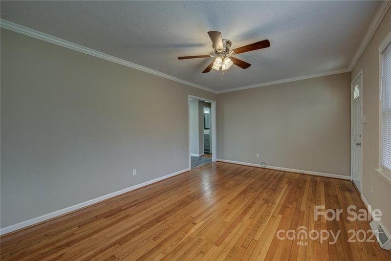 1534 Meadowbrook Ln, Gastonia, NC 28052