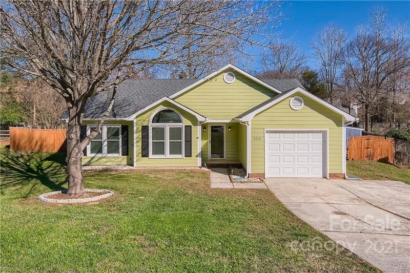 10640 Canyon Rd, Charlotte, NC 28214
