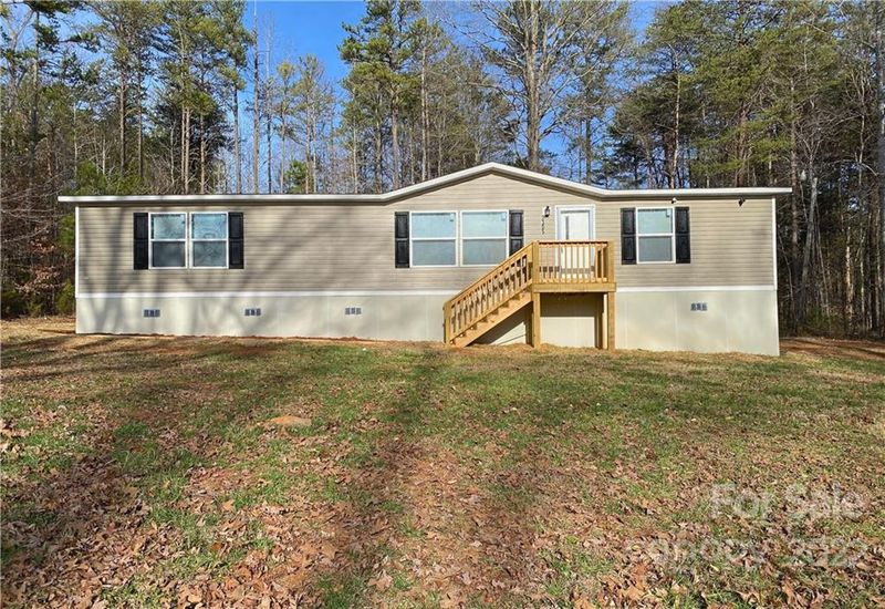 2035 Kisatchie Dr, Hickory Grove, SC 29717