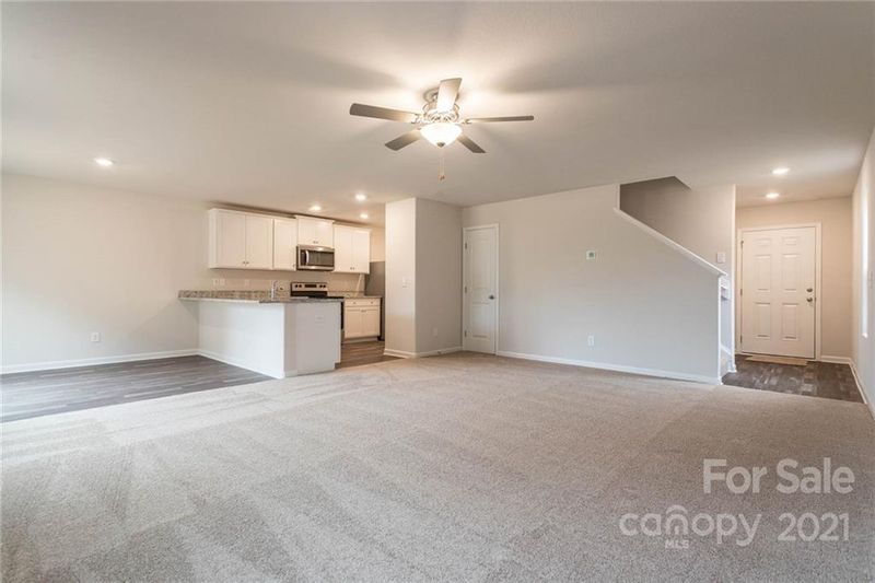 8104 Derby Woods Ln, Charlotte, NC 28214