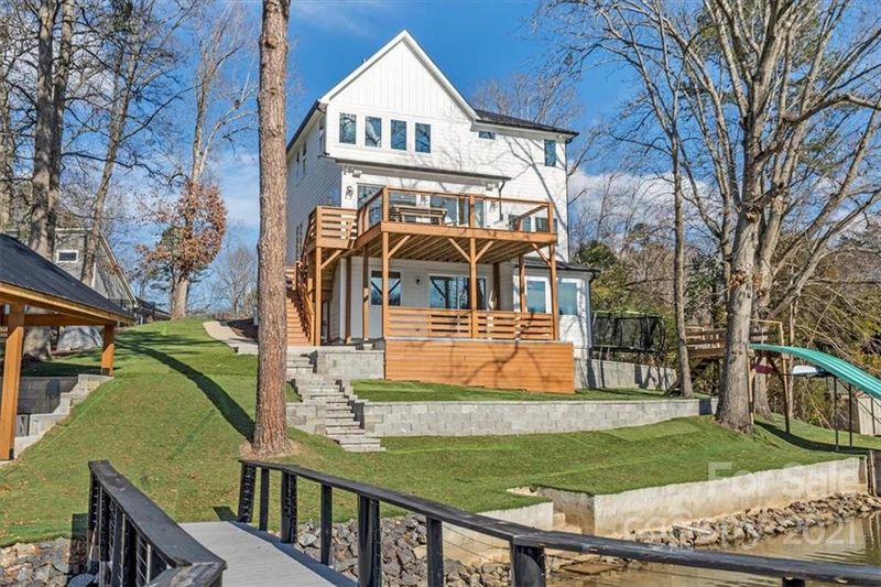 16601 Crosshaven Dr, Charlotte, NC 28278