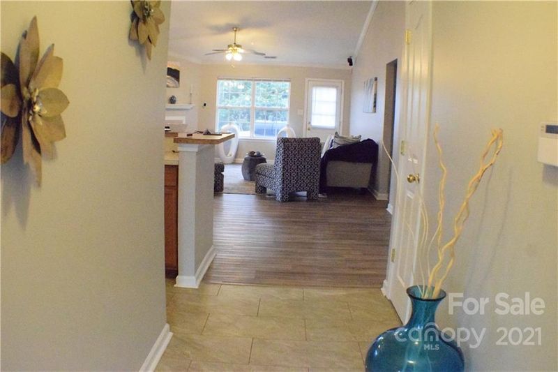 8945 Gerald Dr, Charlotte, NC 28217