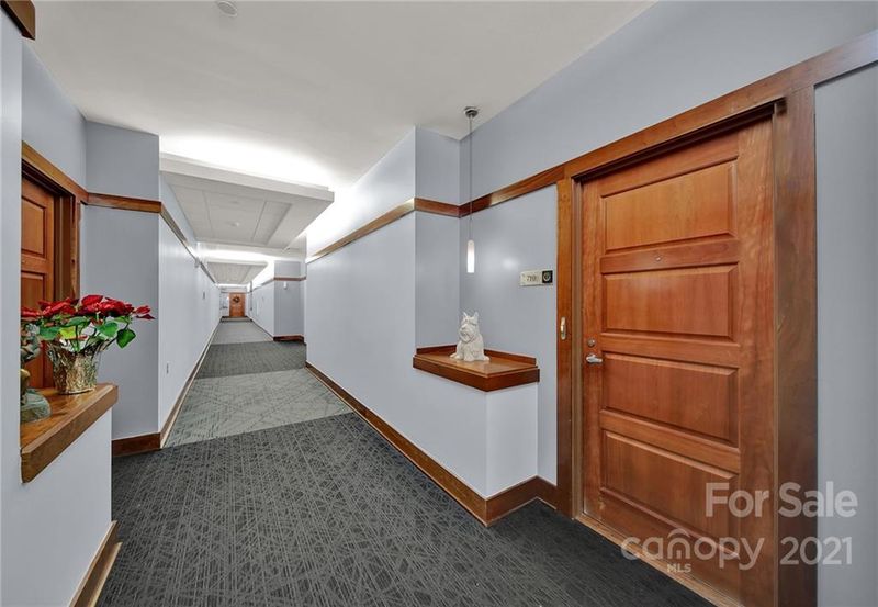 435 S Tryon St #710, Charlotte, NC 28202