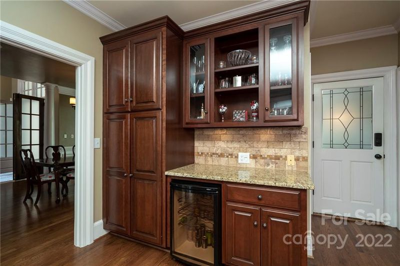 18925 River Falls Dr, Davidson, NC 28036