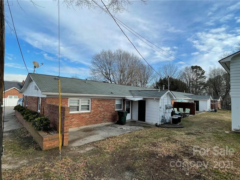 604 E Main St, Cherryville, NC 28021