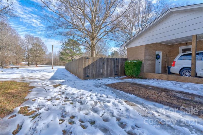 511 Jc Dellinger Rd, Cherryville, NC 28021