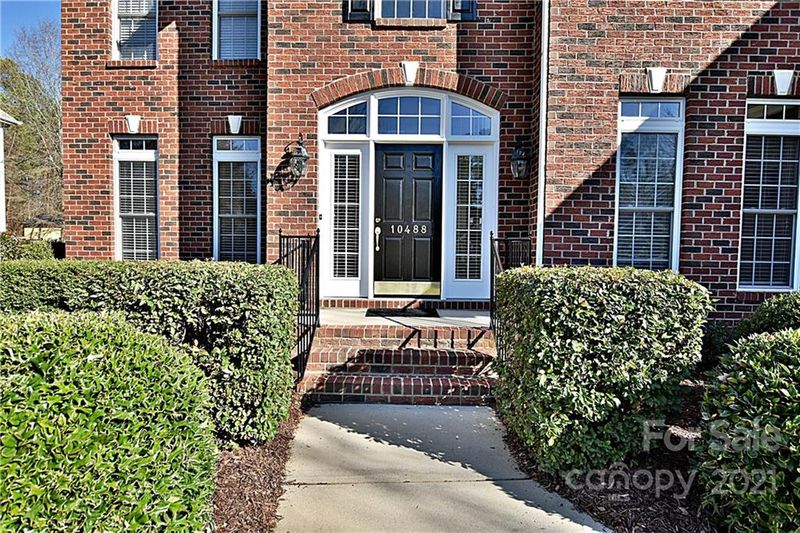 10488 Gunnison Ln, Charlotte, NC 28277