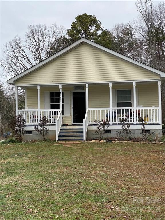 1371 Eps Rd, Hickory, NC 28602