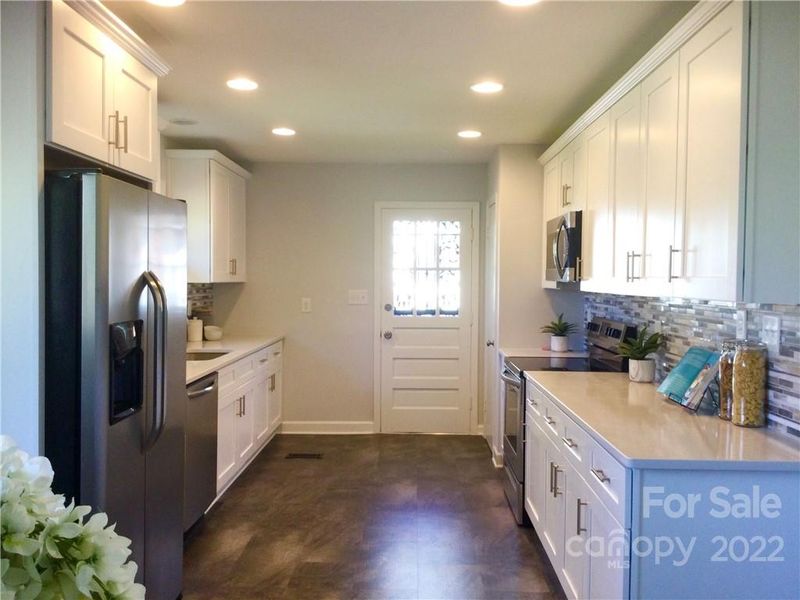 6301 Spring Garden Ln, Charlotte, NC 28213