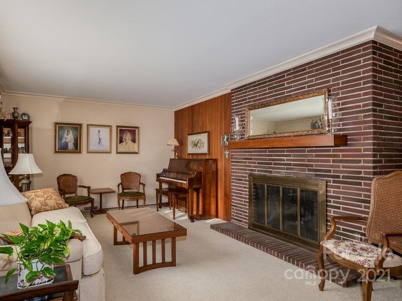 4219 Castlewood Rd, Charlotte, NC 28209