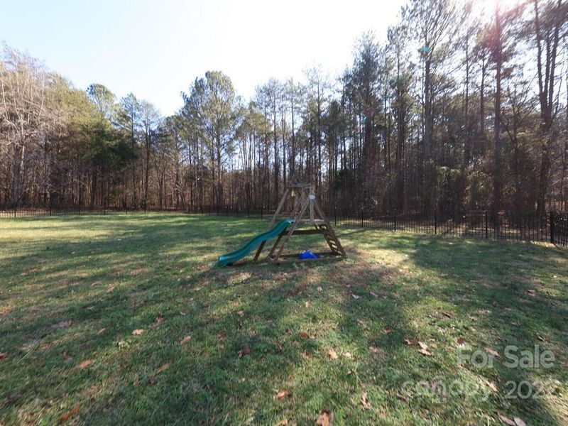 216 Meadow Ln, Mount Holly, NC 28120