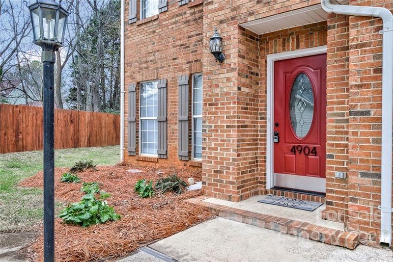 4904 Rosena Dr, Charlotte, NC 28227
