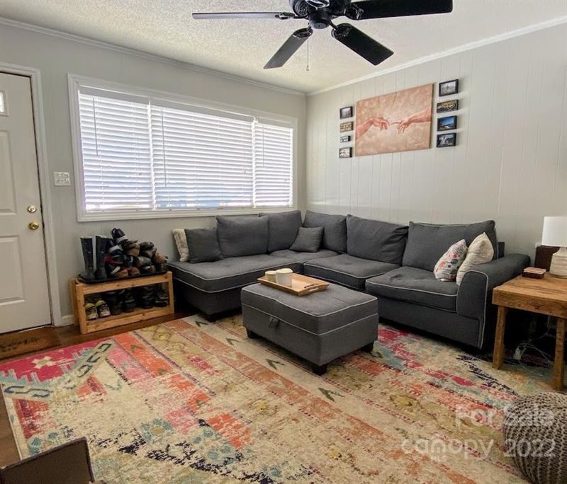 218 Ewing Dr, Belmont, NC 28012