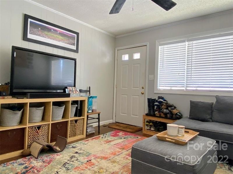 218 Ewing Dr, Belmont, NC 28012
