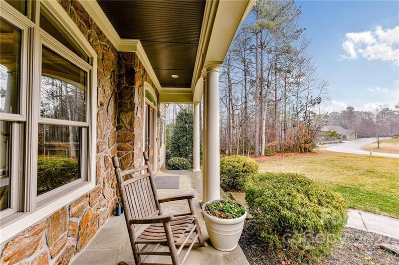 8852 Braxton Dr, Sherrills Ford, NC 28673