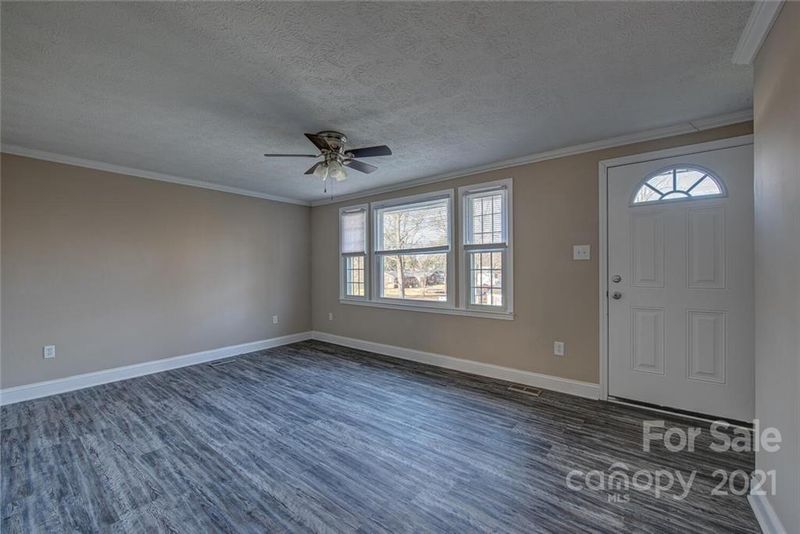 300 Tomberlin Rd, Mount Holly, NC 28120