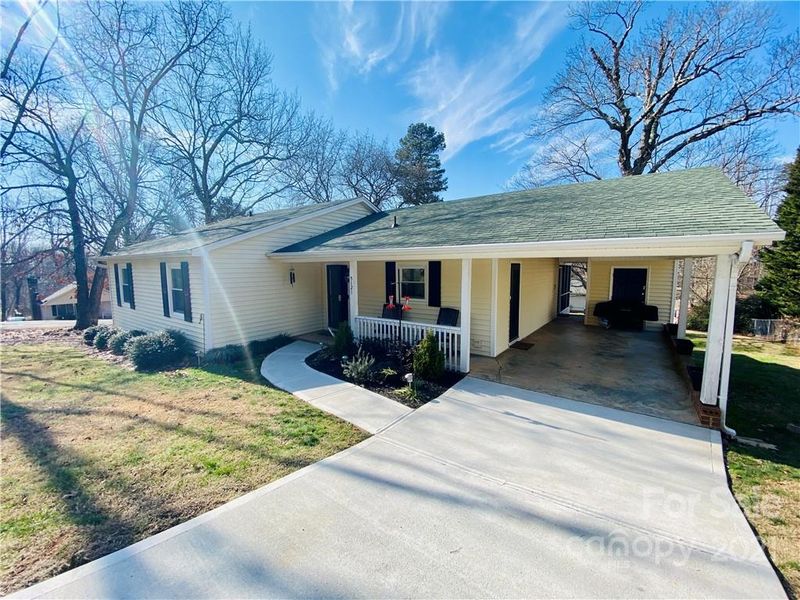 5121 Stoney Oaks Dr, Gastonia, NC 28052