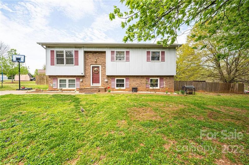 1470 Harris Ave #17, Newton, NC 28658
