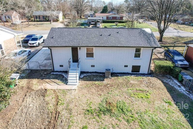 3830 Manchester Dr, Charlotte, NC 28217