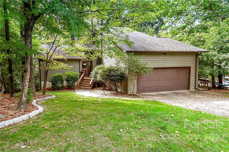 25054 Timberlake Dr, Tega Cay, SC 29708