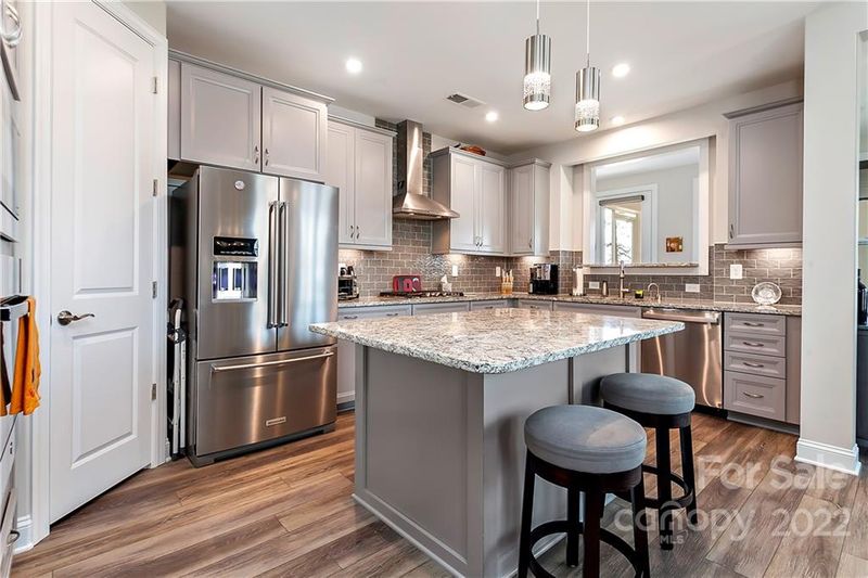 12709 Old Iron Ln, Charlotte, NC 28215