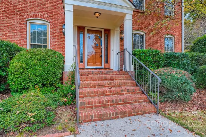 2409 Hopecrest Dr, Charlotte, NC 28210
