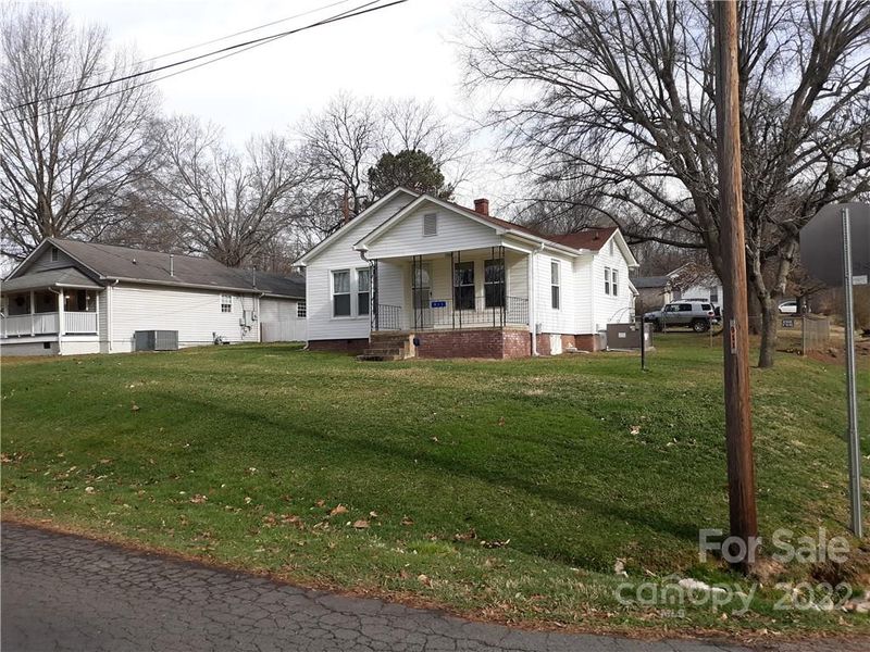 911 Lake View St, Kannapolis, NC 28083