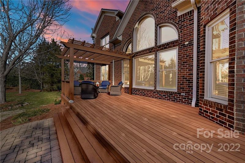 8000 Stonehaven Dr, Waxhaw, NC 28173