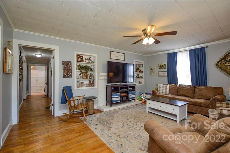 1024 Broad St, Gastonia, NC 28054