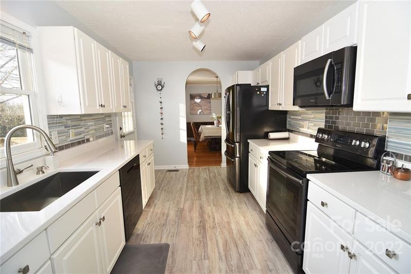 5132 Butner Dr, Hickory, NC 28602