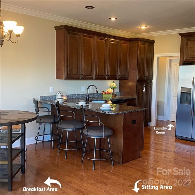 3792 9th Street Dr NE, Hickory, NC 28601