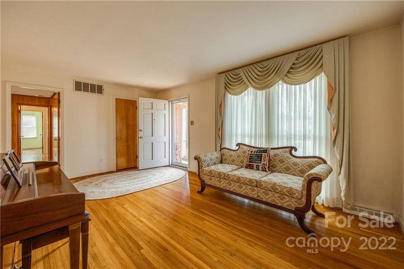 4727 Walden Ct, Charlotte, NC 28210