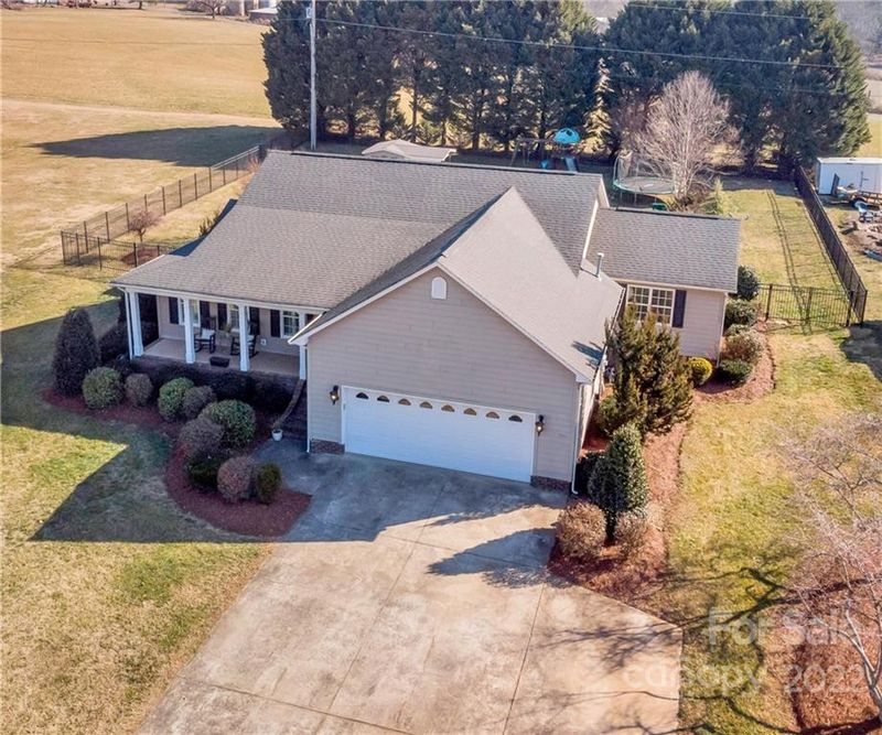 409 Crown Creek Dr, Cherryville, NC 28021