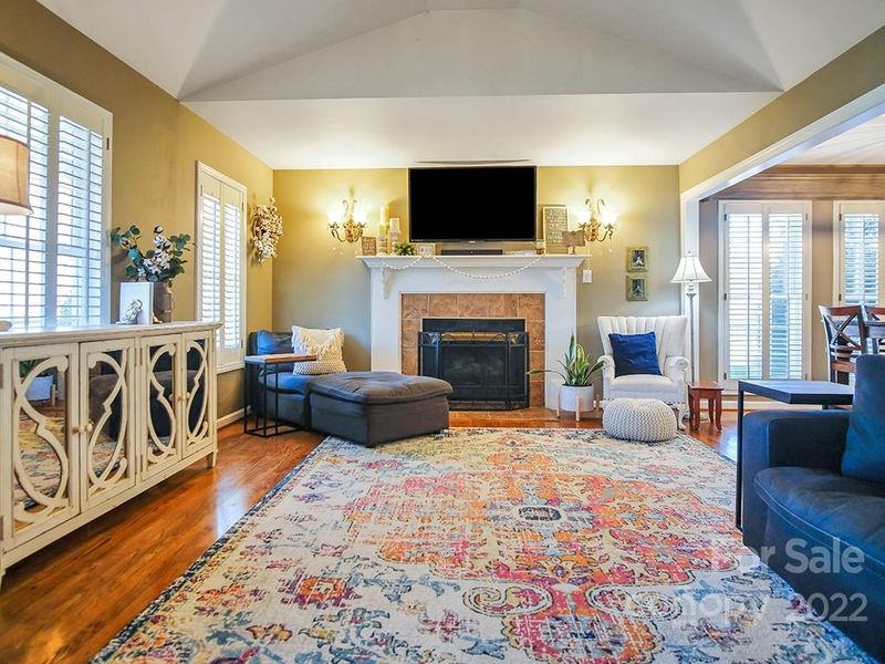 409 Crown Creek Dr, Cherryville, NC 28021