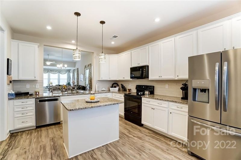 5763 Cheerful Ln, Charlotte, NC 28215